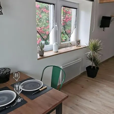 Chaleureux De 35m2 Totalement Independant 公寓